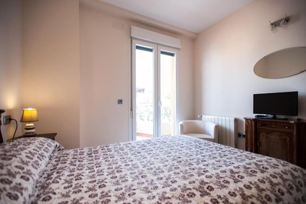 세비야 Amplio Piso En Nervion, Excelente Zona De La Ciudad. 아파트 외부 사진