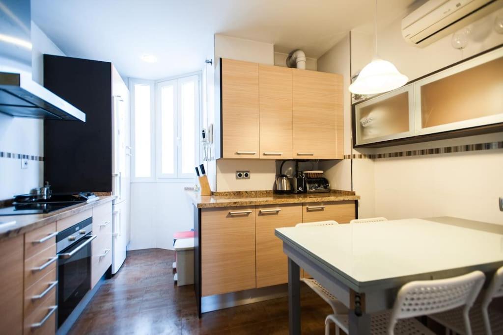 세비야 Amplio Piso En Nervion, Excelente Zona De La Ciudad. 아파트 외부 사진