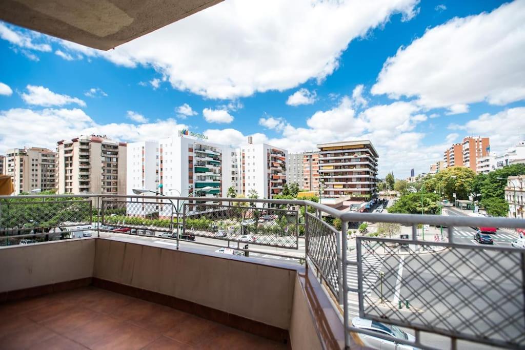 세비야 Amplio Piso En Nervion, Excelente Zona De La Ciudad. 아파트 외부 사진